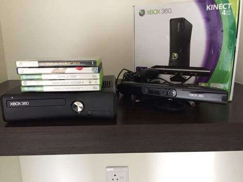 Xbox 360 Kinect (4GB) + 5 Games