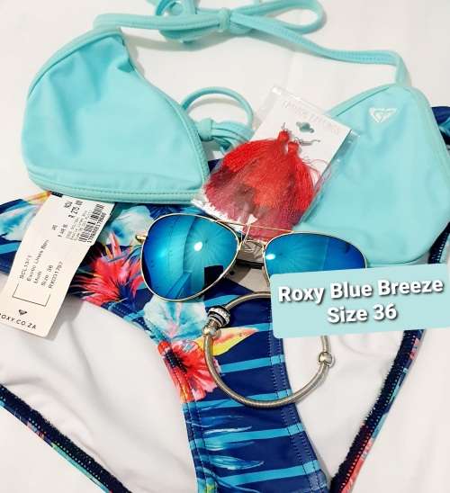 SWIMWEAR Roxy Blue Breeze and Accessories (Size 36)