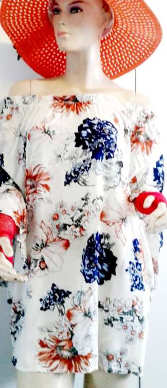 Ladies Printed Top with Bell Sleeves (Large)
