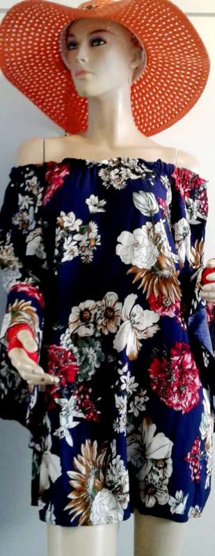Ladies Printed Top (Size L)