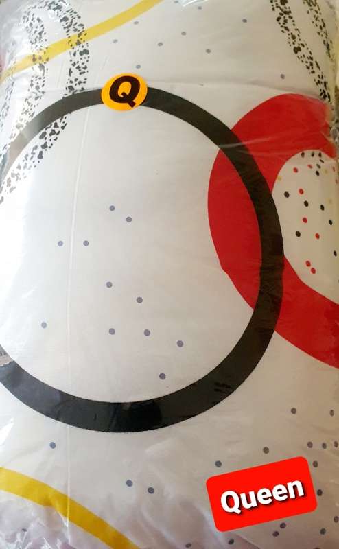 Fun Circles Comforter Set (Queen)