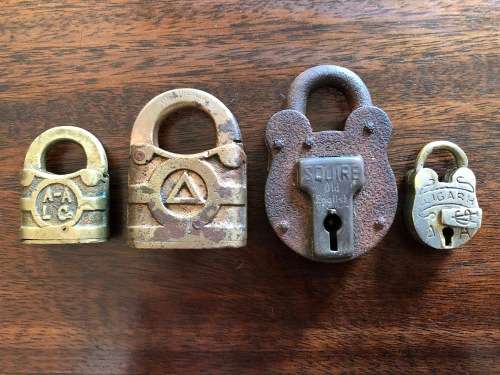 Vintage locks x 4 - no keys