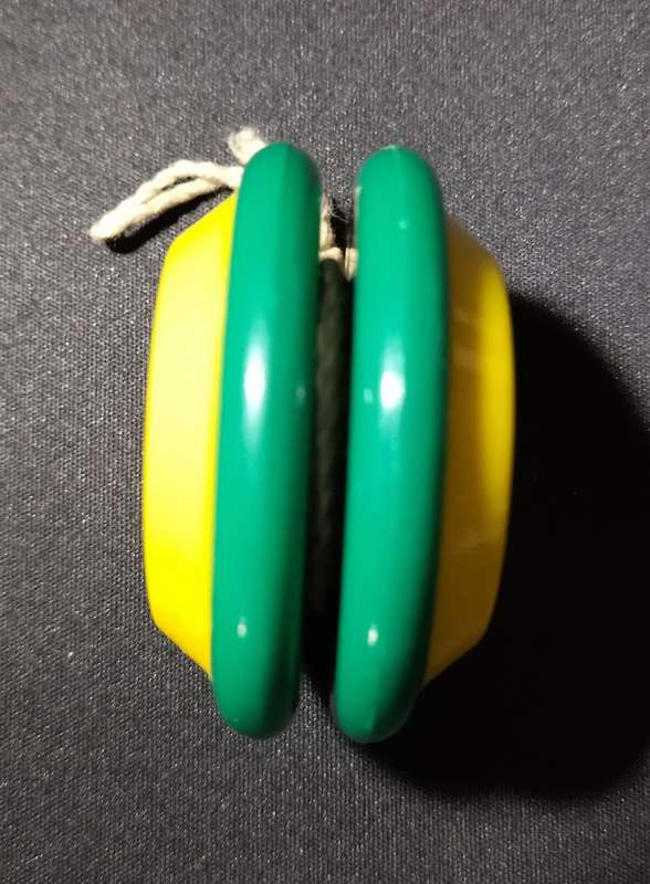 RARE SOUTH AFRICAN MELLO YELLOW  YOYO !!!!!!