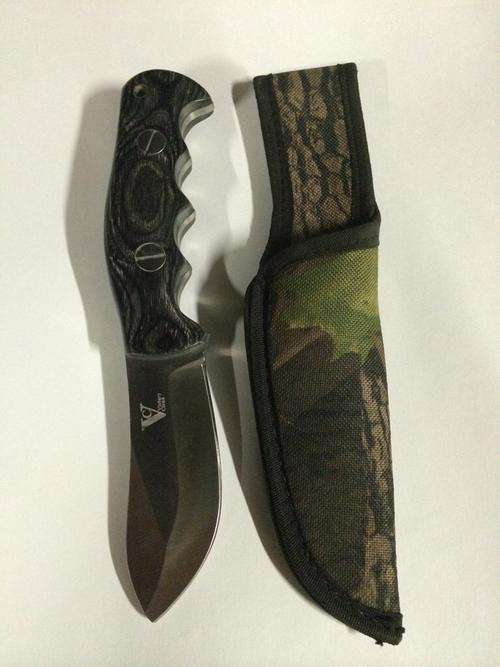 Hunting knife