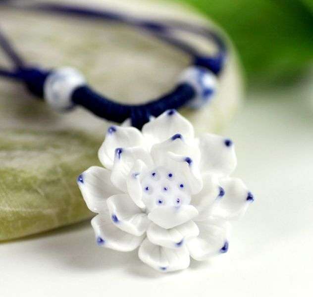 HANDMADE CERAMIC NECKLACE