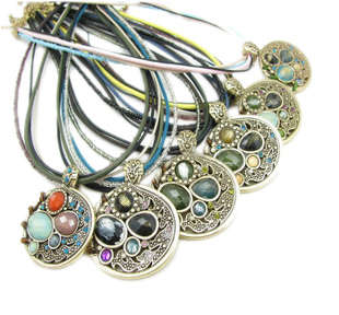 !!! NEW ARRIVAL!!! FASHIONABLE  NECKLACE