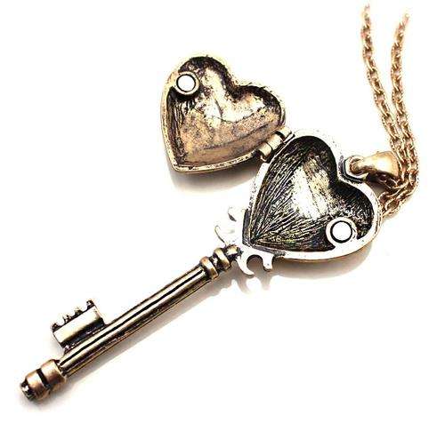 !!! NEW ARRIVAL!!! FASHIONABLE KEY SWEATER NECKLACE