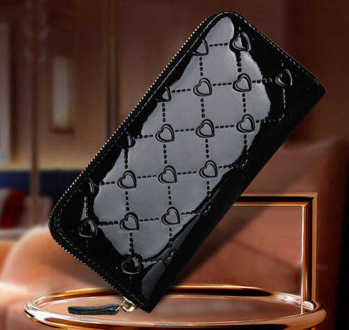 !!! NEW ARRIVAL !!! FASHION LEATHER PURSE IN HEART BLACK