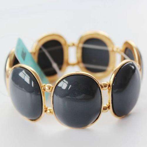 FASHIONABLE BANGLE