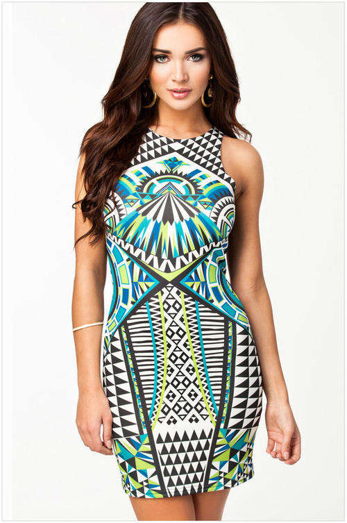 !!! NEW ARRIVAL !!! BEAUTIFUL DRESS/ PARTY DRESS IN SIZE XS