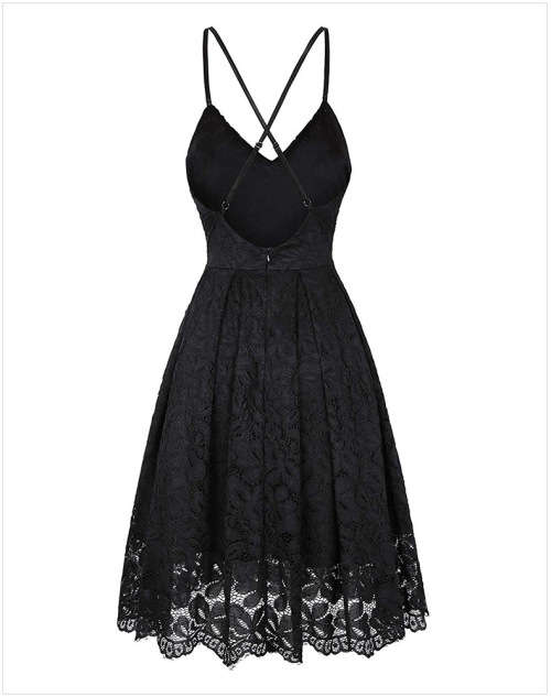 BLACK LACE DRESSIN SIZE M