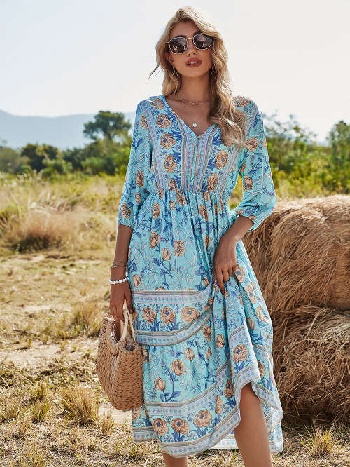 Allover Floral Print Surplice V neck Dress in size M