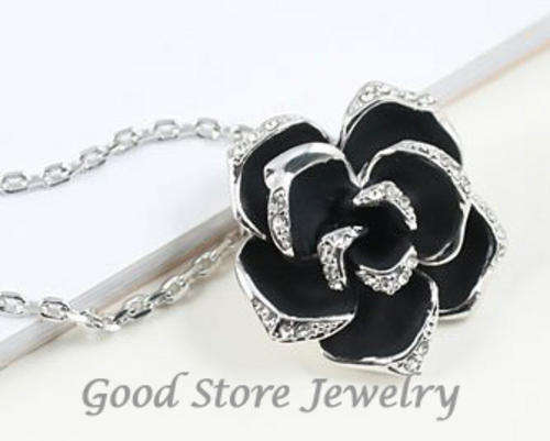 BEAUTIFUL BLACK ROSE SWAROVSKI NECKLACE