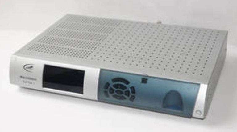 DSTV DUAL VIEW DECODER **watch on 2 TV's**