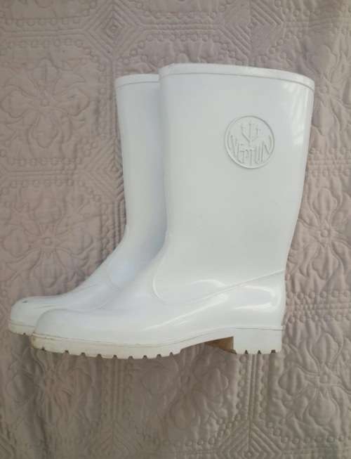 White Ladies Gumboots Size 5