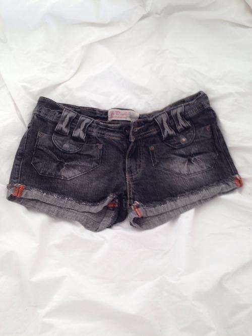 Ladies Dark Denim Shorts S/XS