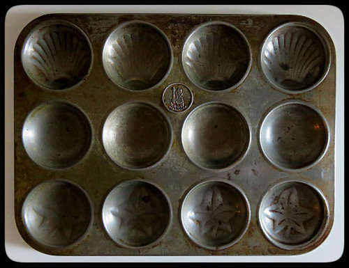 Old Vintage Cake Pan