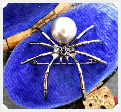 A Magnificent Black Widow Pearl Fashion Brooch A Stunning piece