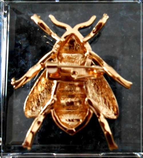 Gorgeous little Cast Metal Honey Bee Brooch painted with Enamel