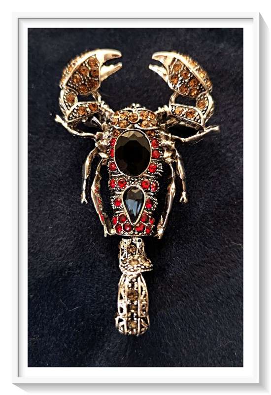 The Most Exquisite Metal & Rhinestone Scorpion Brooch with Intricate Detail and Dangling Stinger