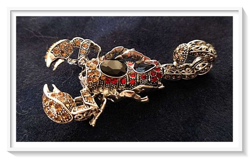The Most Exquisite Metal & Rhinestone Scorpion Brooch with Intricate Detail and Dangling Stinger