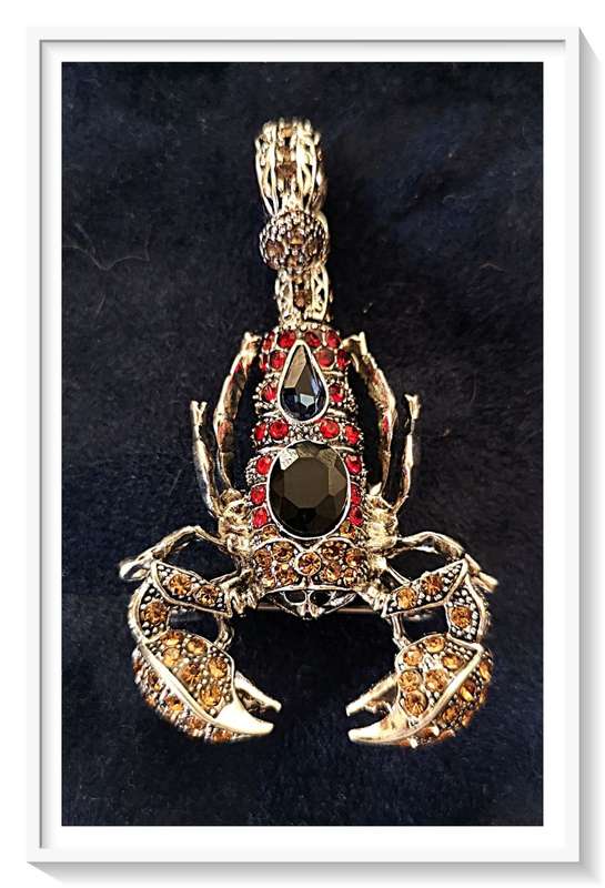 The Most Exquisite Metal & Rhinestone Scorpion Brooch with Intricate Detail and Dangling Stinger