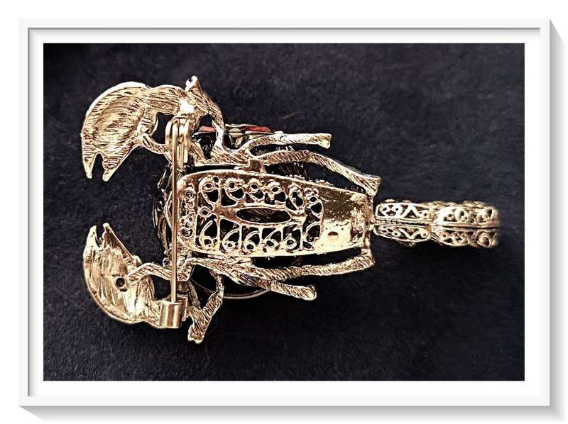 The Most Exquisite Metal & Rhinestone Scorpion Brooch with Intricate Detail and Dangling Stinger