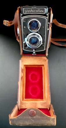 YASHICAFLEX Camera in Original Leather Pouch - No: 77843 - 80mm Lense - An Exciting Piece***