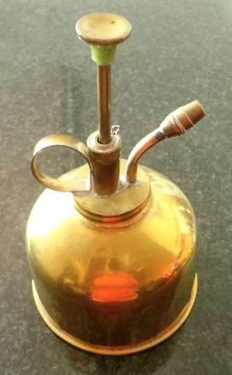 A Nostalgic-Looking Display Piece for Collectors of Old Oil Dispensers (Brass) - Simply Superb*