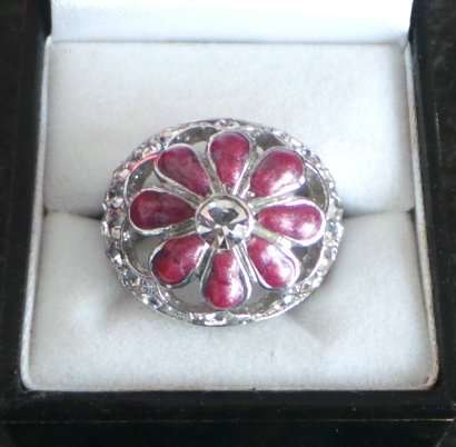 SALE ABSOLUTELY RESONATING SCARLET STRAWBERRY TEARDROP DIAMANTE RING WITH REGAL AESTHETIQUE***