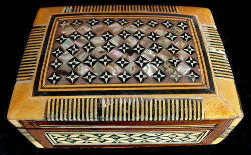 An Indisputably Precious Wooden Jewellery Box with Abalone Mother-of-Pearl Mosaic Inlay***