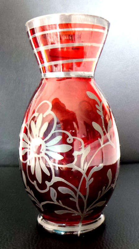 A Deep Red Small Venetian Vase -  Organic Line Lead Decoration - Simply a Piece of Eye-Candy***