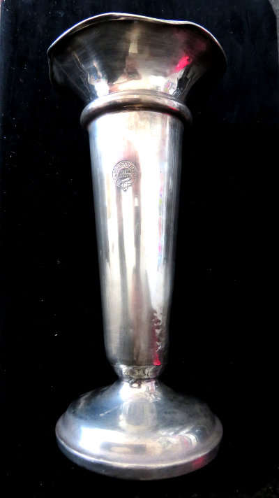 Large Vase in Silver Metal (Restored Bottom Piece) - Clarendon Hotel - East London - Elkington Plate