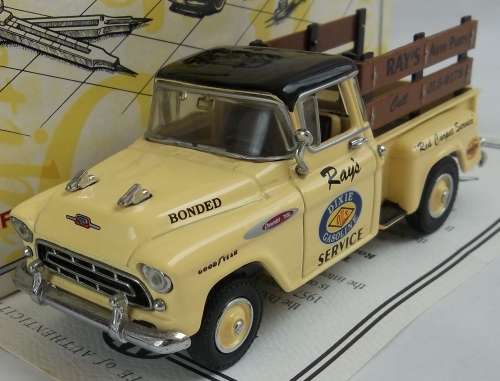 Matchbox Collectibles 1957 Chevy 3100 Bakkie BOXED 1:43 Scale Model Die Cast