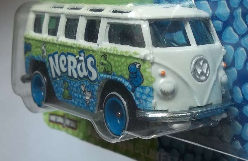 Hot Wheels PREMIUM Volkswagen Deluxe Station Wagon REAL RIDERS VW Matchbox scale