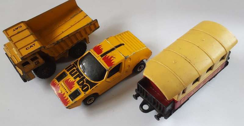 COLLECTION of 25 Matchbox Models + 1 Corgi Land Rover - Play worn Models - 1980s