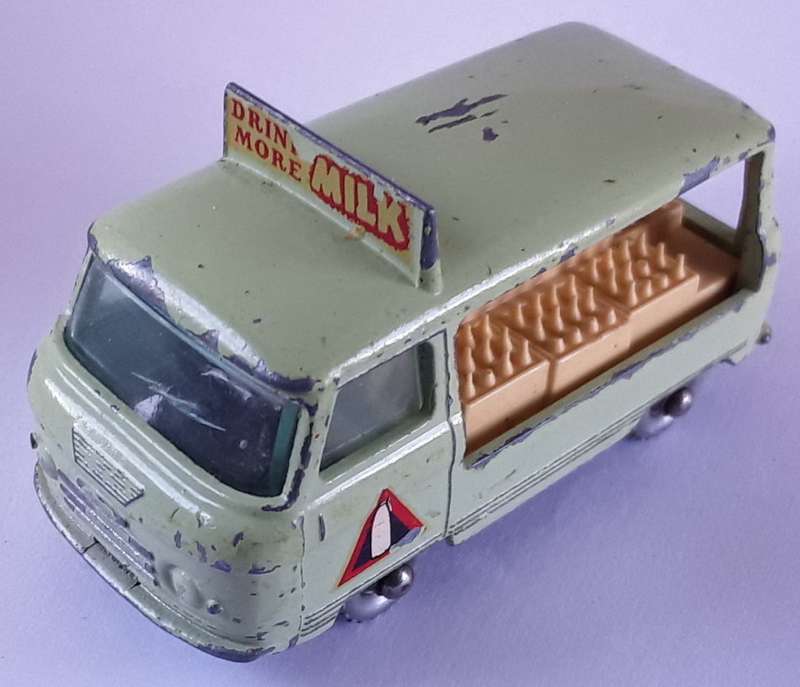 MATCHBOX MOKO Lesney 1-75 Series Regular Wheels #21 Commer Bottle Float MILK Rare bottle on door