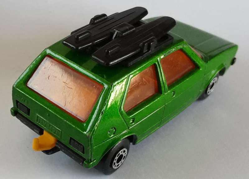 MATCHBOX Lesney Superfast #7 VW Golf 1978 VINTAGE Model England Vintage VOLKSWAGEN ( 2 SURFBOARDS )