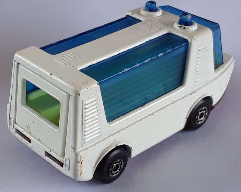 MATCHBOX Lesney Superfast #46 Stretcha Fetcha Ambulance MADE IN ENGLAND Vintage