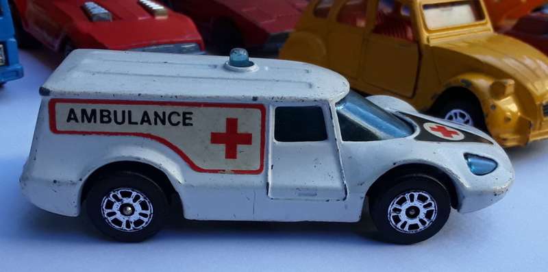 MATCHBOX & Corgi Juniors Lot of 18 ALL made in England Vintage Model Cars