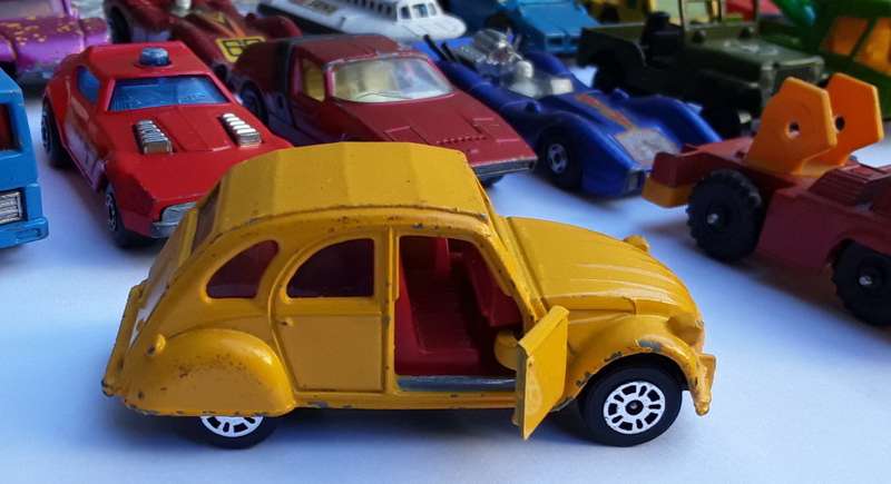 MATCHBOX & Corgi Juniors Lot of 18 ALL made in England Vintage Model Cars