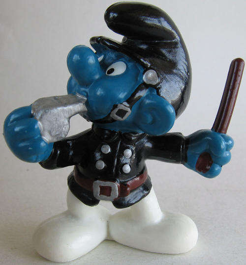POLICEMAN SMURF 1981 SMURFS - Peyo Schleich vintage collectable toy FIGURE