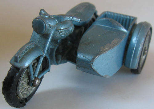 Matchbox Lesney 1-75 Series Regular Wheels MOKO #4 Triumph T110 1958 Made in England Vintage