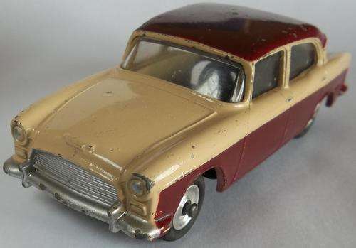 Dinky Toys #165 Humber Hawk Made in England Car Vintage Model rare Near Mint condition