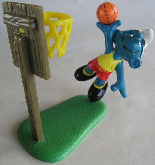 BASKETBALL SMURF 1980 SMURFS -  Peyo Schleich vintage collectable toy FIGURE