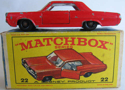 BOXED Matchbox Lesney 1-75 Series Regular Wheels #22 Pontiac Coupe - 1963 VINTAGE