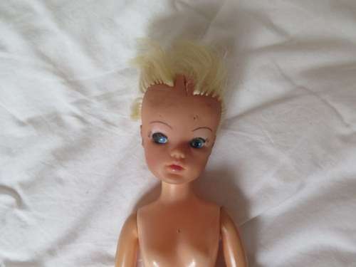Vintage Sindy Dolls for parts X 2