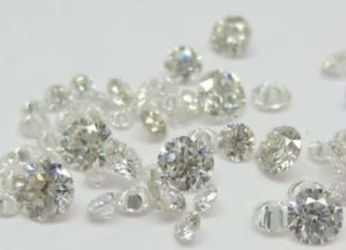 4 x 0.04CT each Round H, VS1 Diamonds