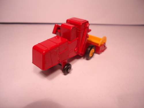 Matchbox - Regular Wheels - # 65C - Claas Combine Harvester - BPW