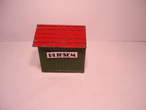 Britains - Dog Kennel - missing dog - # 5015